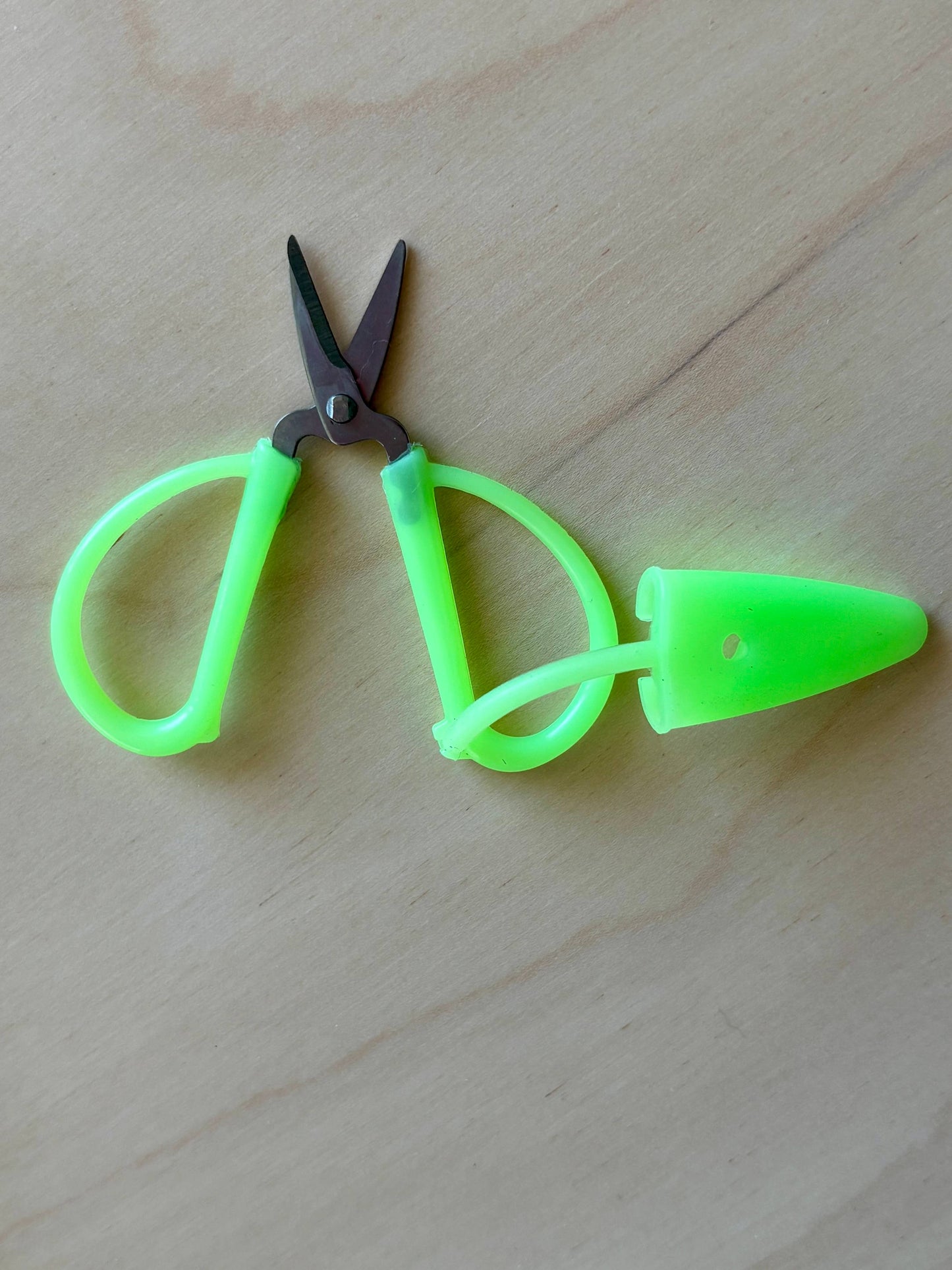 Mini Scissors - Glow in the Dark Knitting Sewing Needlepoint
