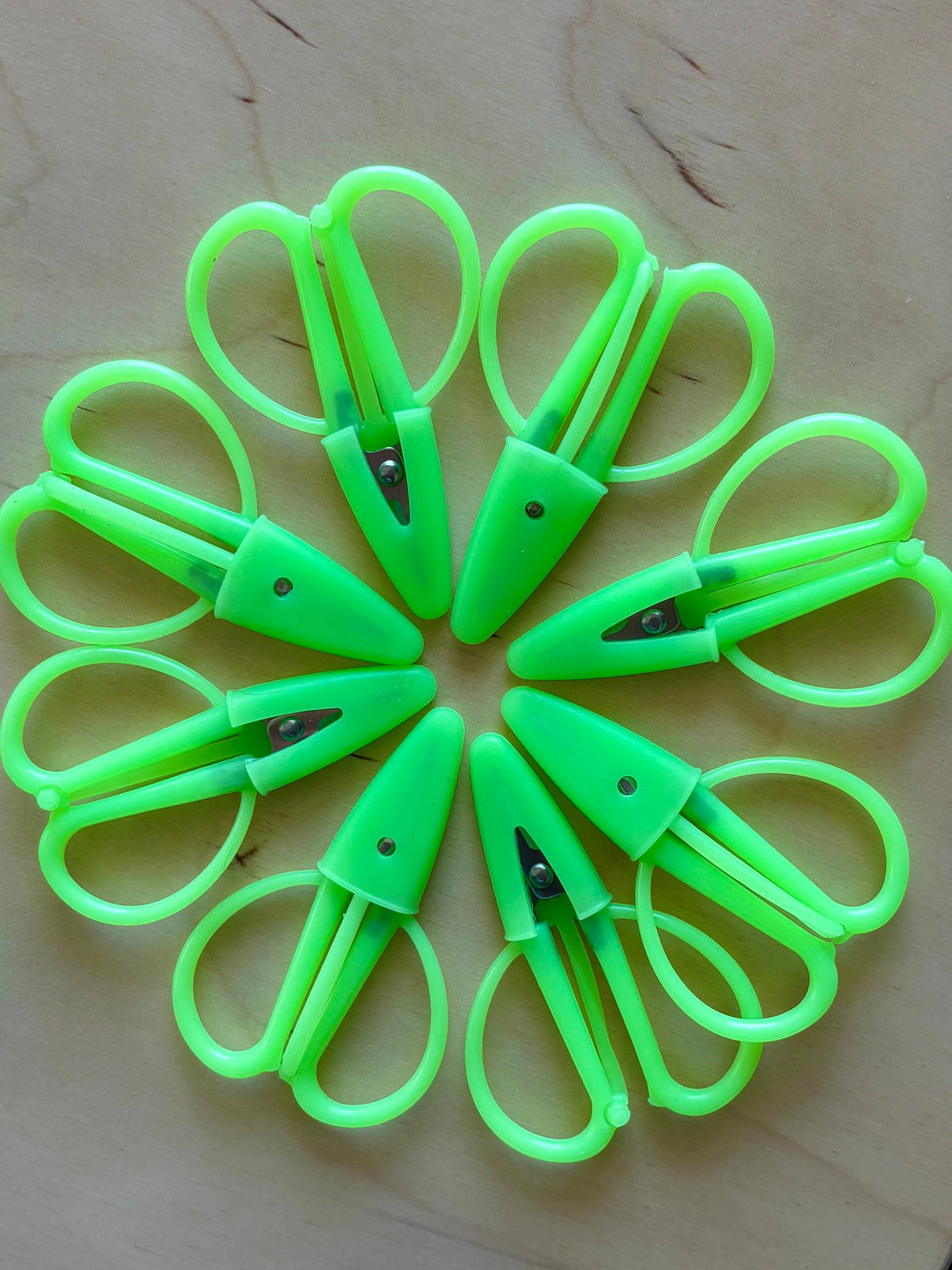 Mini Scissors - Glow in the Dark Knitting Sewing Needlepoint